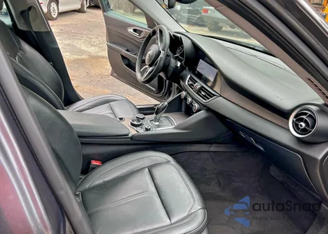 2017 Alfa Romeo Giulia Ti Q4 z USA, uszkodzony, nr VIN ZARFAEEN9H7544398